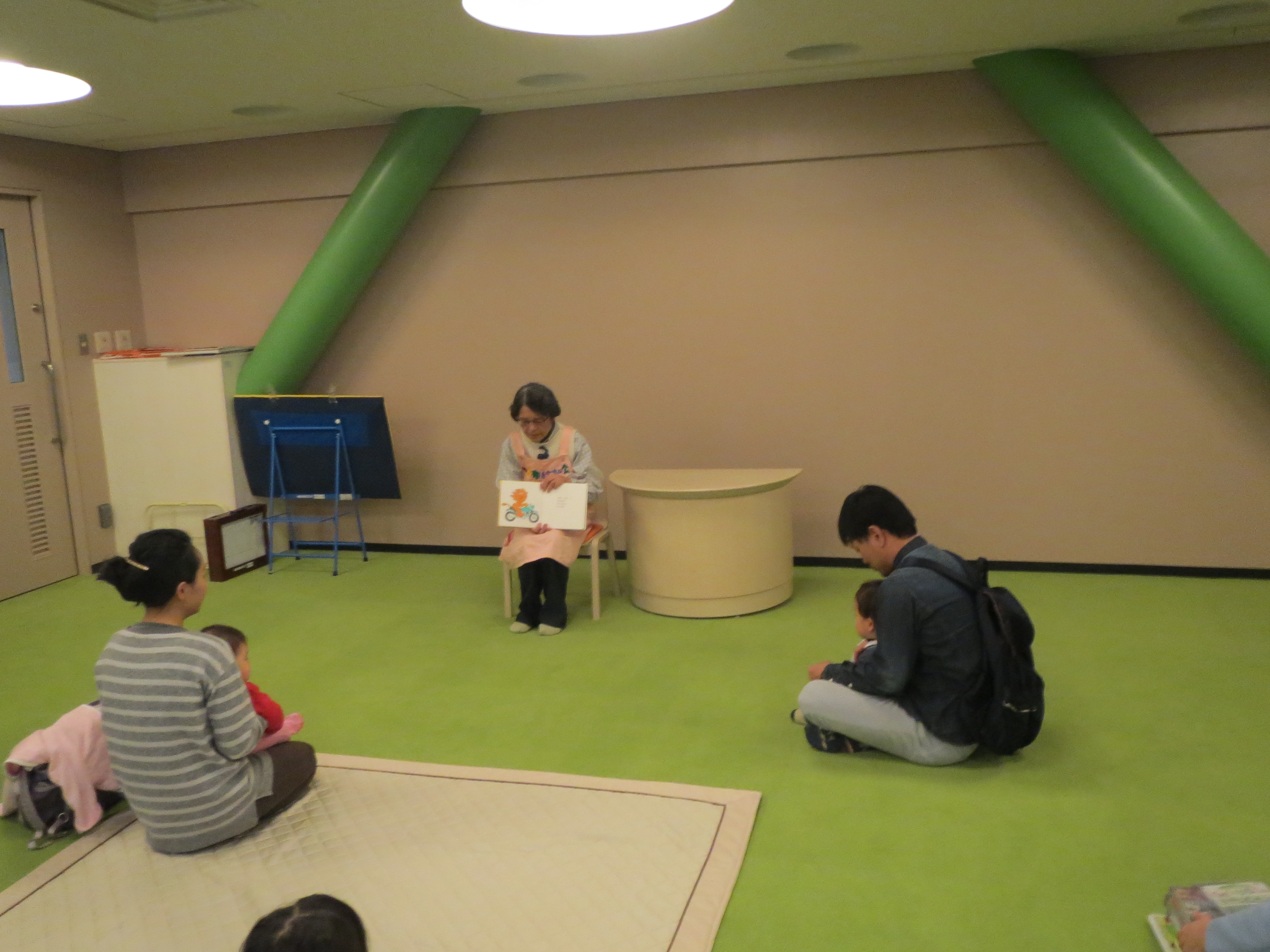 おはなし会の様子2